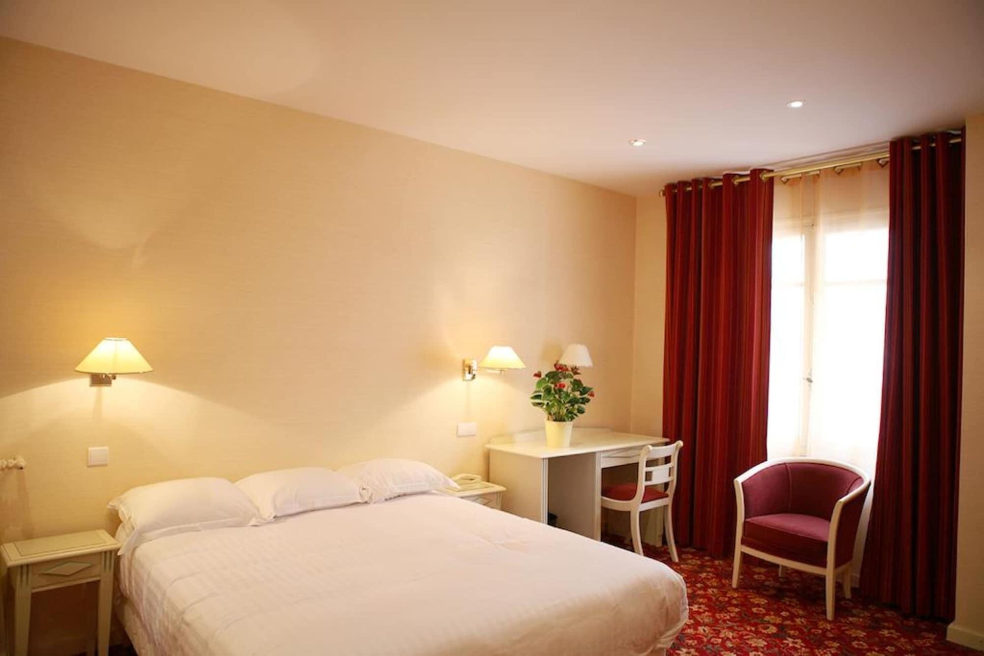 פאו Hotel Le Roncevaux מראה חיצוני תמונה