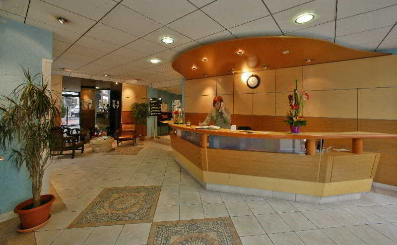 פאו Hotel Le Roncevaux מראה חיצוני תמונה